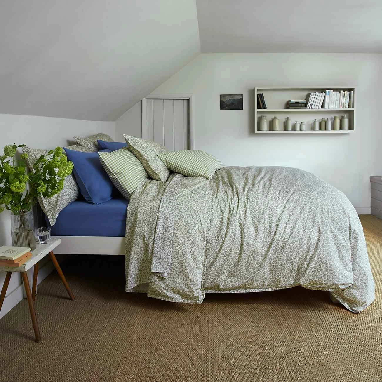 Pear Meadow Floral Printed Cotton Duvet Cover 3 Pear Meadow Floral Printed Cotton Duvet Cover