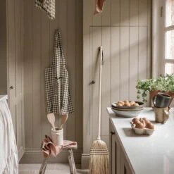 Botanical Green Gingham Linen Apron 10 Botanical Green Gingham Linen Apron -Home Luxury Store PigletinBed Kitchen LinenApron BotanicalGreen Lifestyle 1