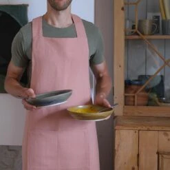 Warm Clay Linen Apron 11 Warm Clay Linen Apron -Home Luxury Store PigletinBed Kitchen LinenApron WarmClay Lifestyle 1