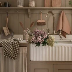 Warm Clay Linen Tea Towel -Home Luxury Store PigletinBed Kitchen LinenTeaTowel BotanicalGreen Lifestyle 4 a8cdbf61 8f8f 4d45 9452 0d48616ff4b8