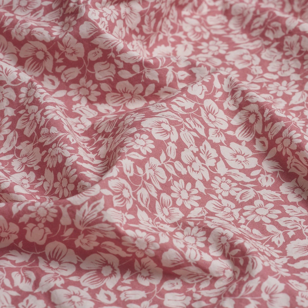 Red Dune Meadow Floral Printed Cotton Flat Sheet 4 Red Dune Meadow Floral Printed Cotton Flat Sheet - Image 2